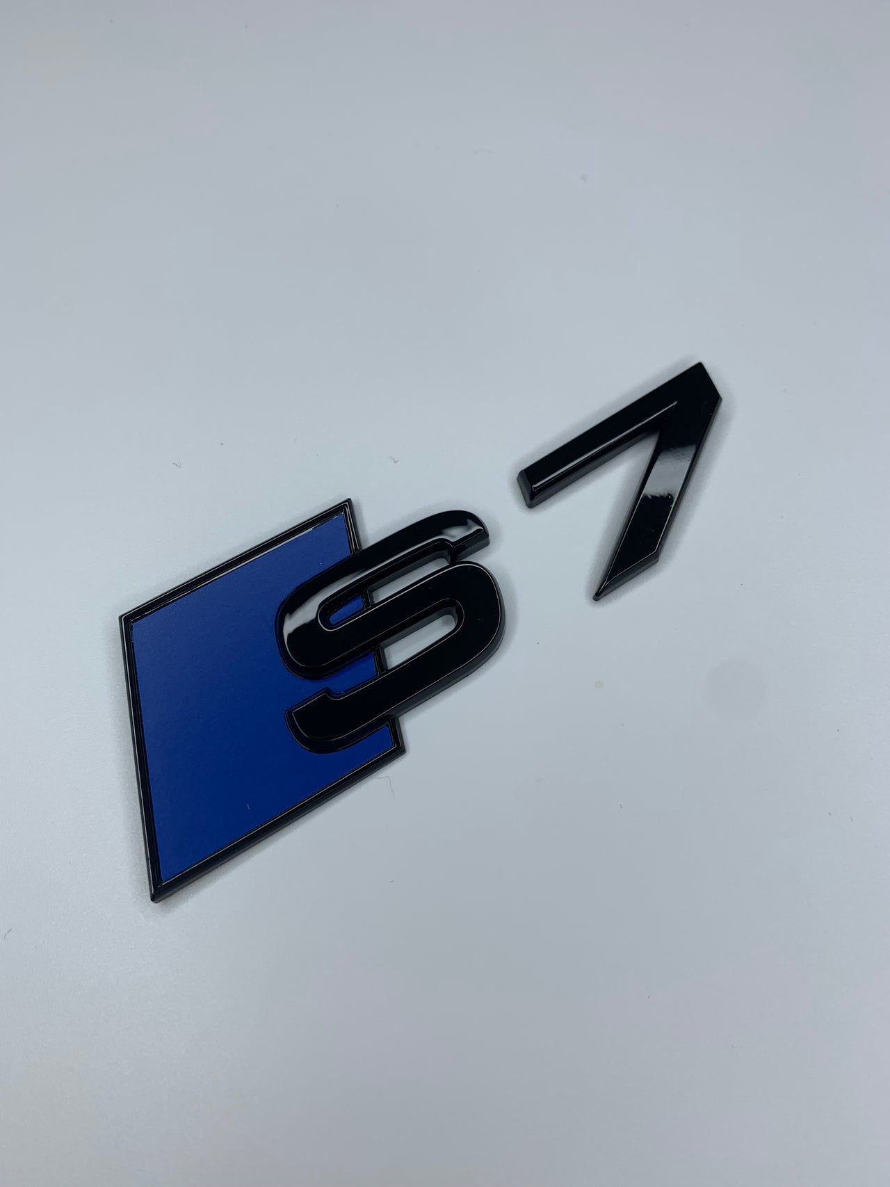 Ultramarine Blue S7 Rear Badge