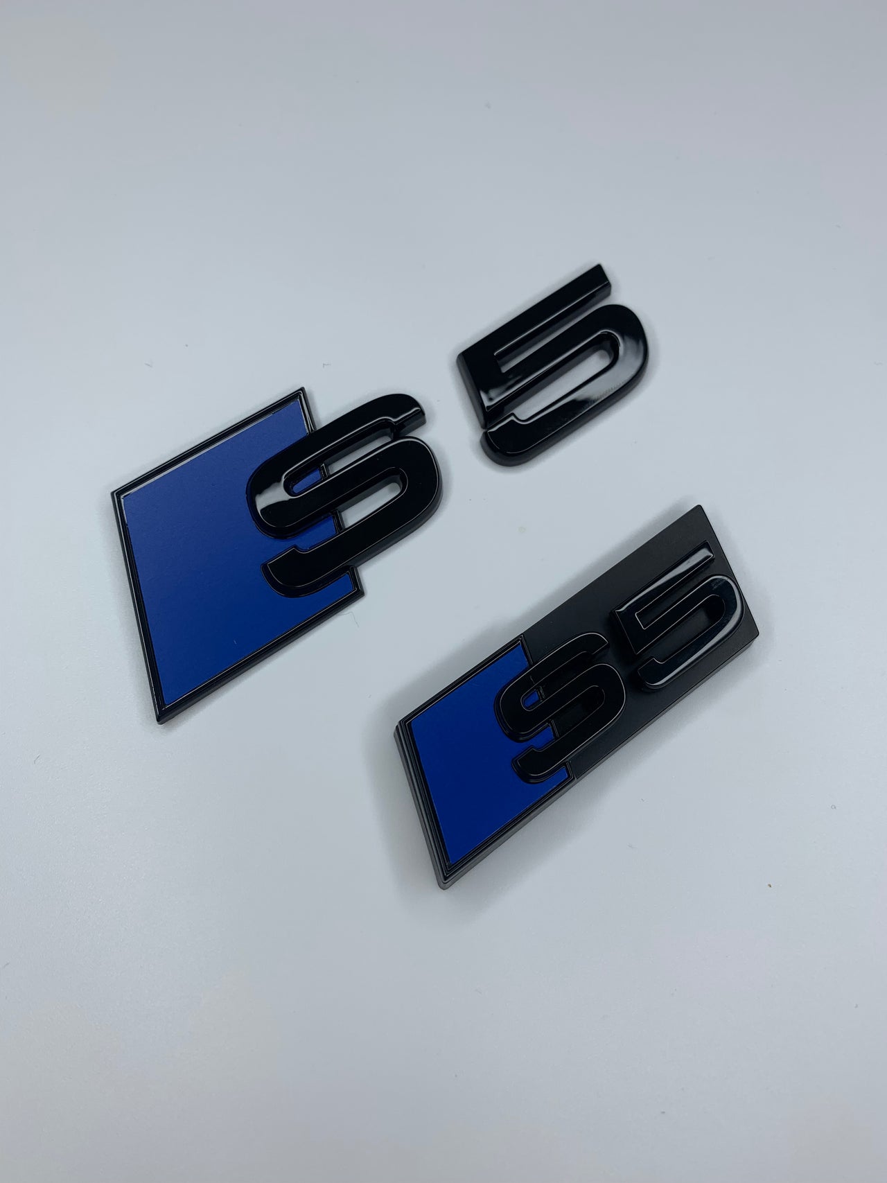 Ultramarine Blue S5 Rear and Grill Badge