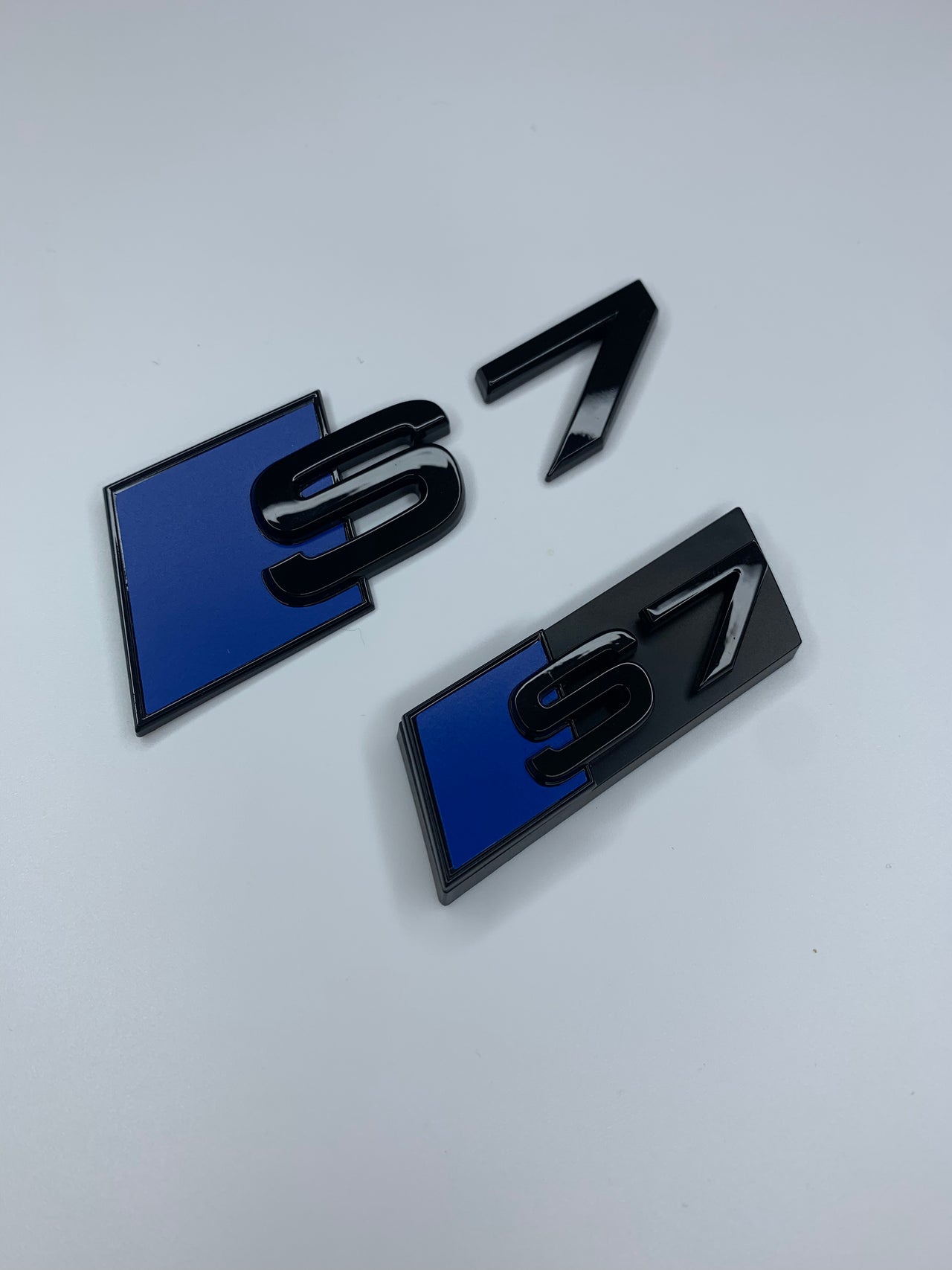 Ultramarine Blue S7 Rear and Grill Badge